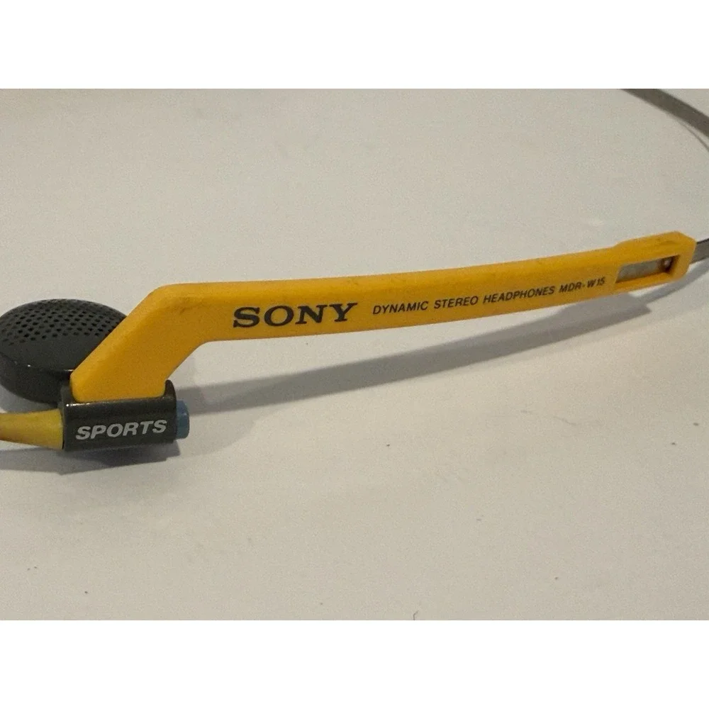 Sony Sports Walkman SRF-85 Radio Bundle w/ MDR-W15 Headphones Set
